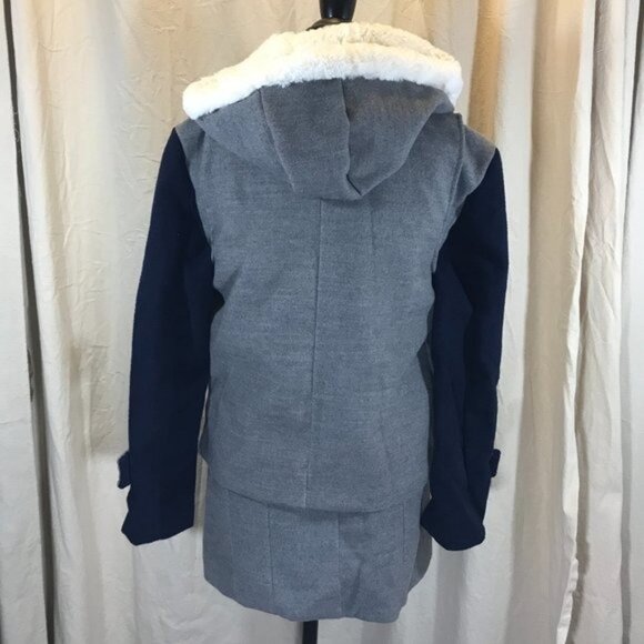 Double-Breasted Hooded Coat With Faux Fur Lining & Button Details Peacoat  nwot - Picture 8 of 14